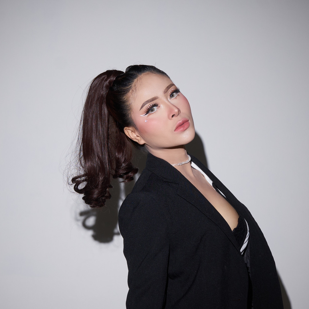 Foto FDJ Icha Letisya — Female DJ